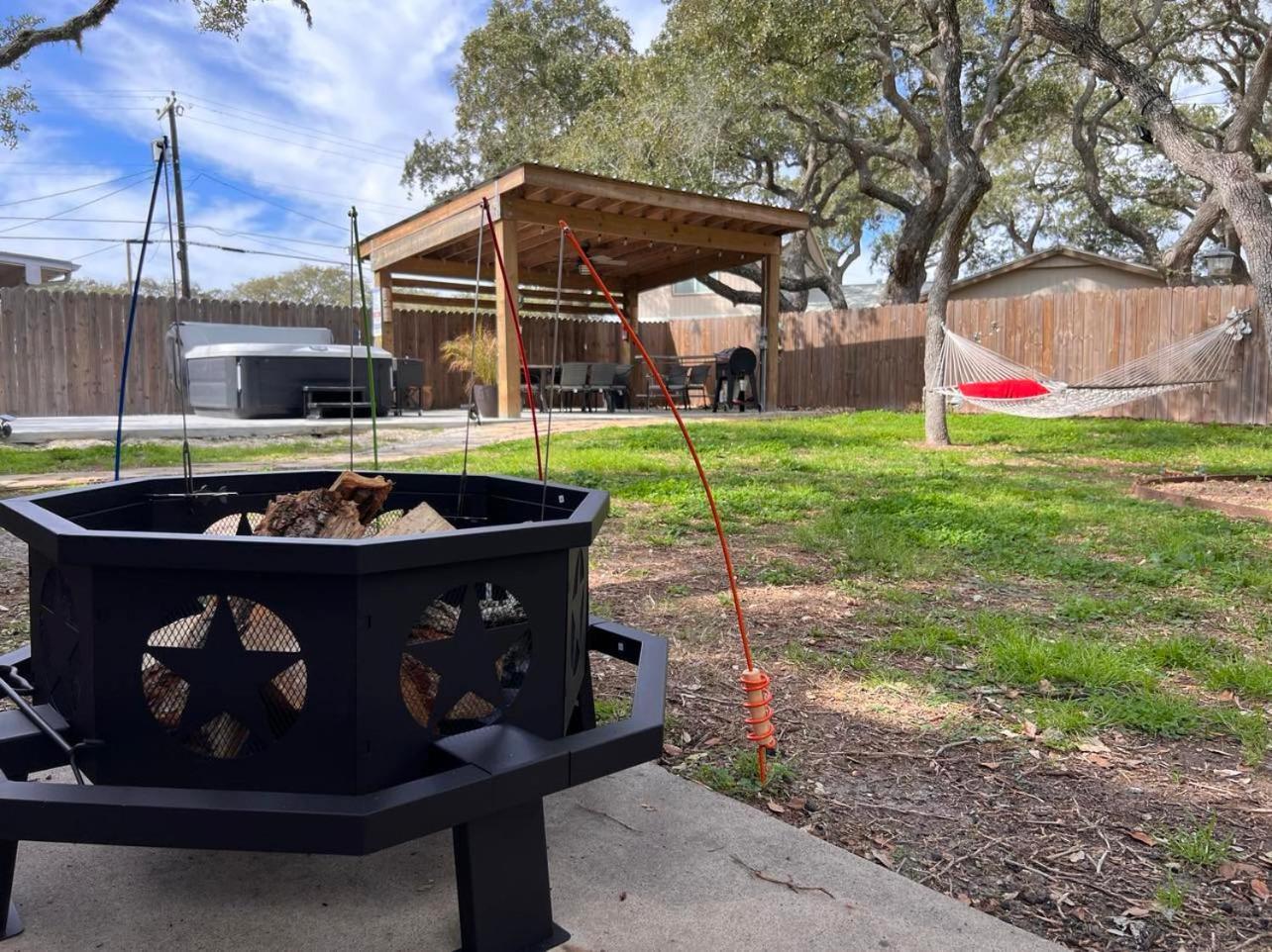 Knot Bay Haven, Dog Friendly, Hot Tub, Fenced Yard, Patio And Grill, 3 Br Rockport Exterior foto